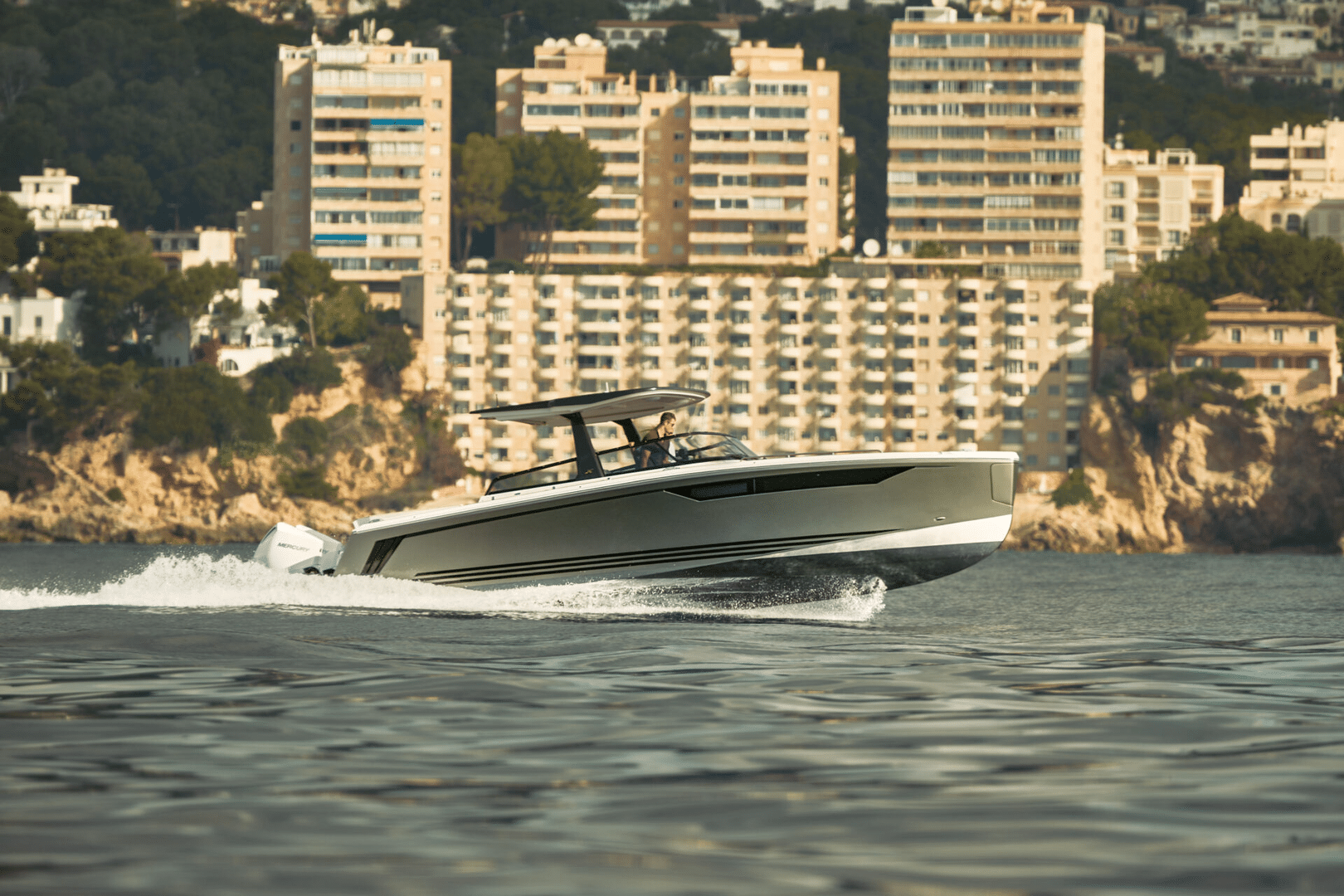 day-charter-yacht-rental-m-y-x-power-33c