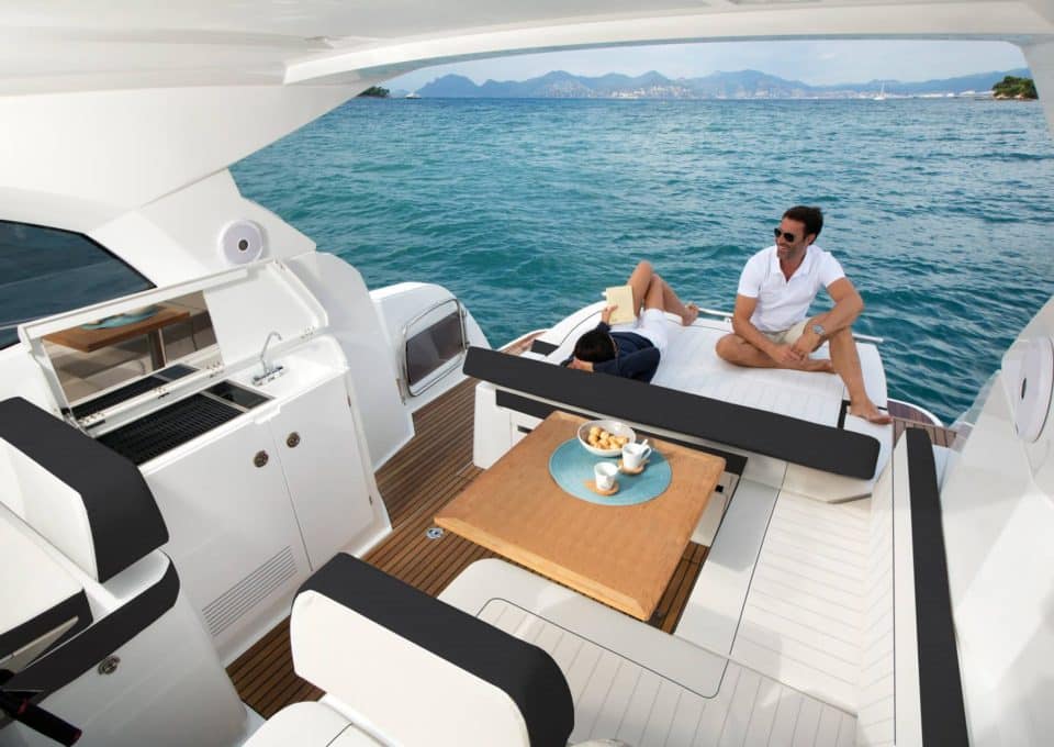 location-yacht-day-charter-rental-MY-leader-36-3