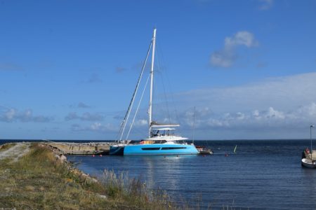 Les avantages de la location de maxi catamaran pour vos réunions d’entreprise | Arthaud Yachting