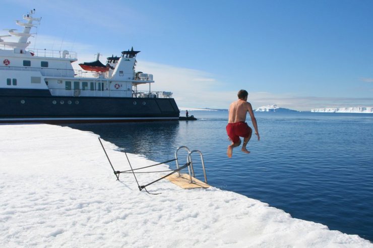 location-yacht-charter-MY-hanse-explorer-Antarctica