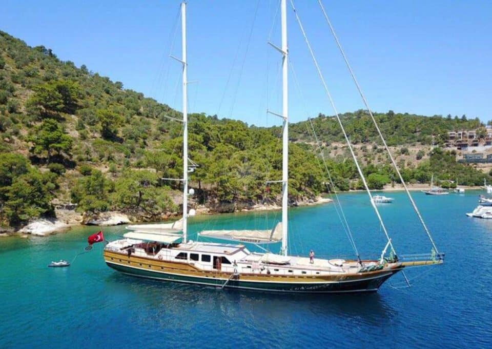 location-yacht-charter-SY-carpe-diem-V-1