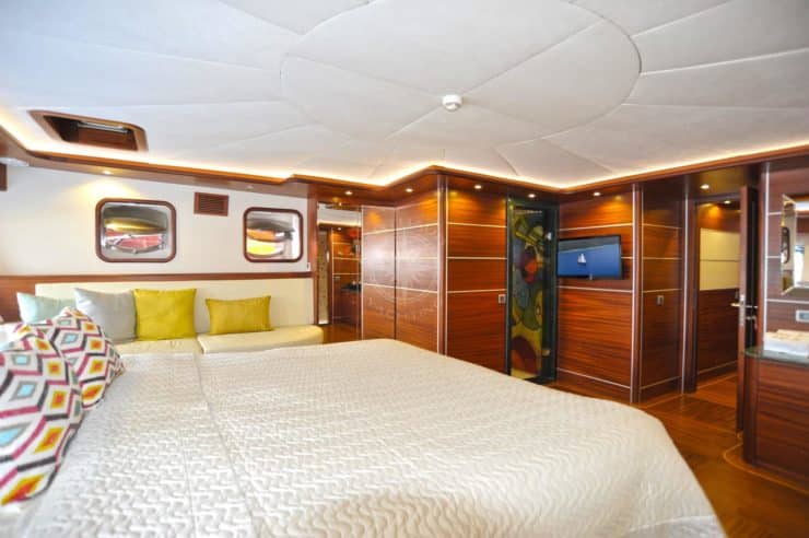 location-yacht-charter-SY-dragonfly-23