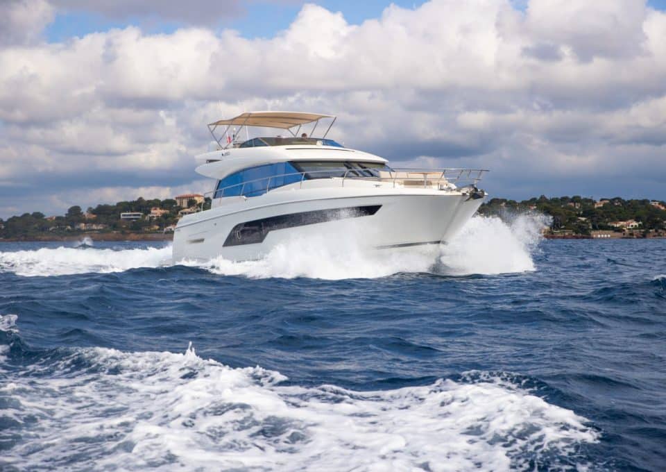 day-charter-rental-yacht-m-y-prestige-630-s