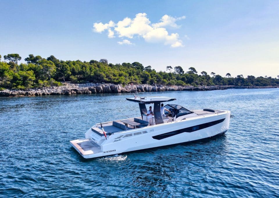 day-charter-rental-yacht-m-y-fiart-43