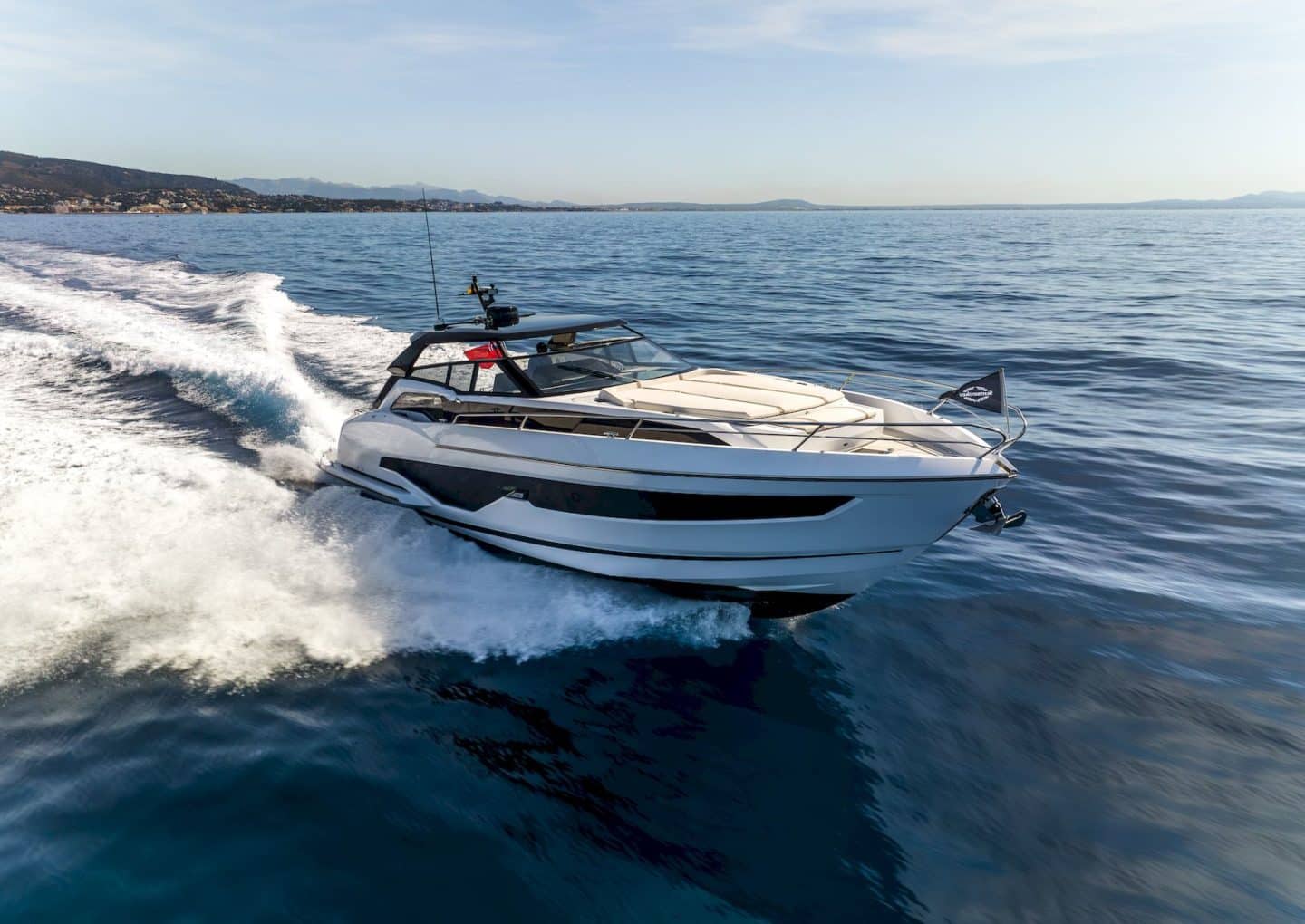 location-journée-yacht-m-y-Sunseeker_Superhawk_55