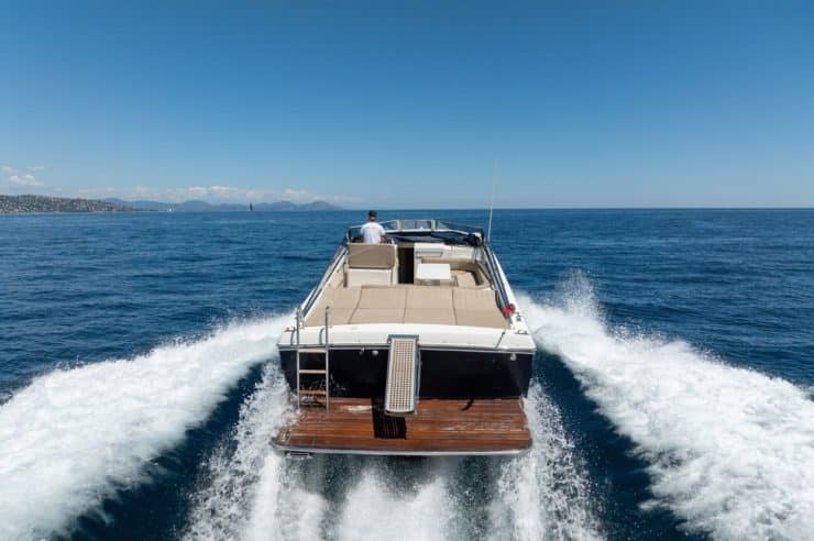 location-yacht-charter-m-y-itama-42-vintage