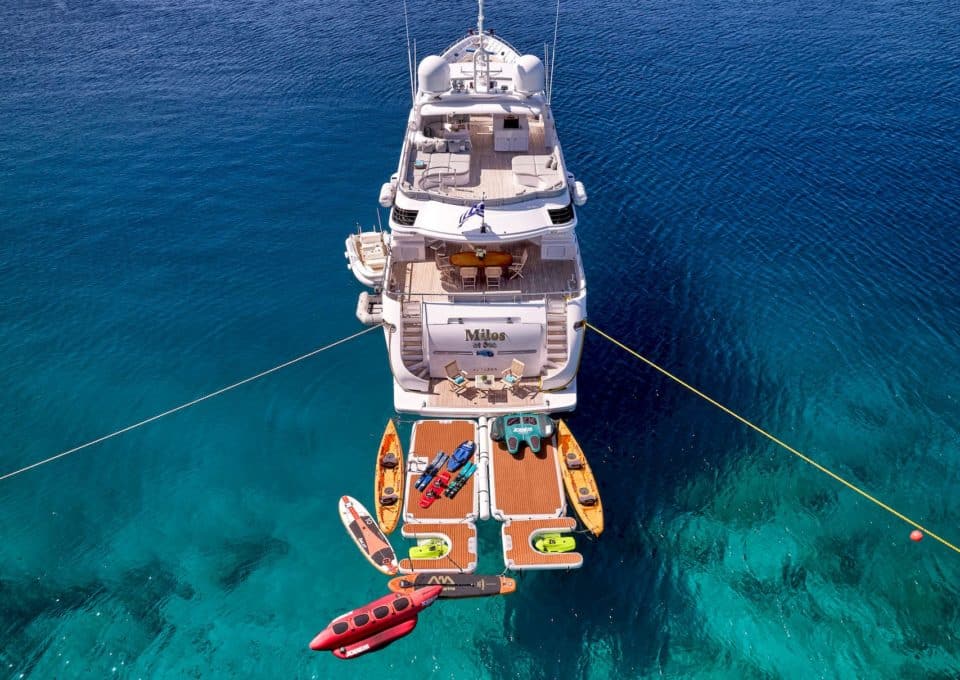 location-motor-yacht-charter-MILOSATSEA