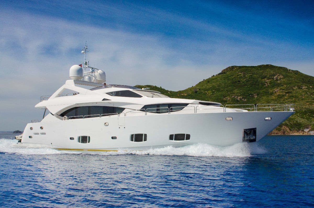 location-yacht-charter-MY-infinity