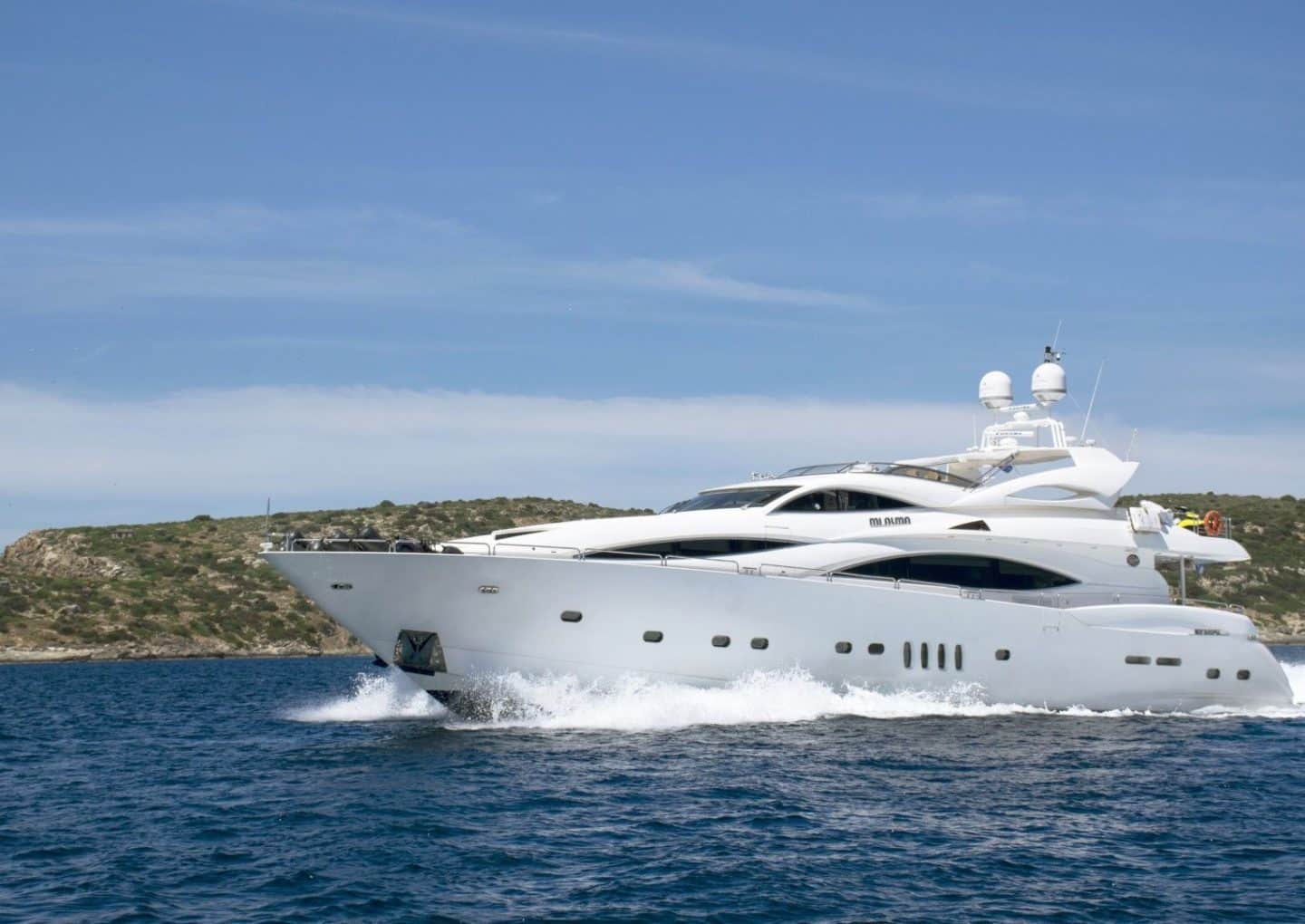 location-yacht-charter-MY-mi-alma