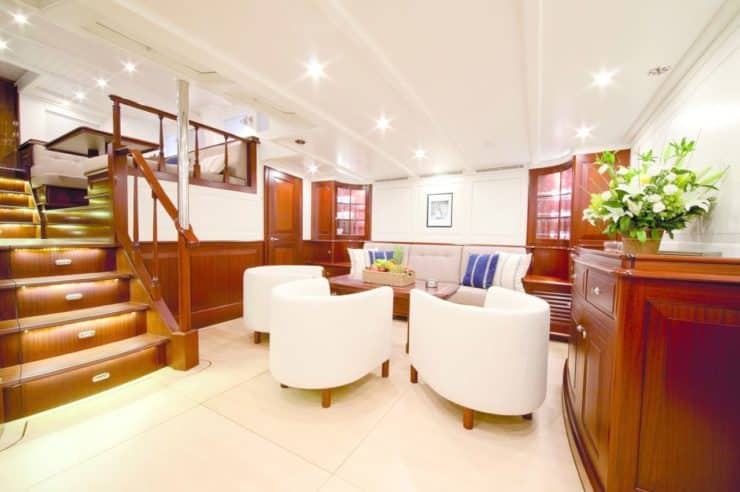 location-yacht-charter-SY-aurelius