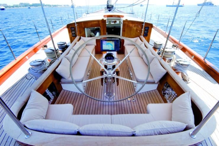 location-yacht-charter-SY-aurelius