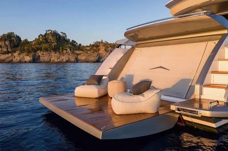 location-journee-yacht-m-y-azimut-s8