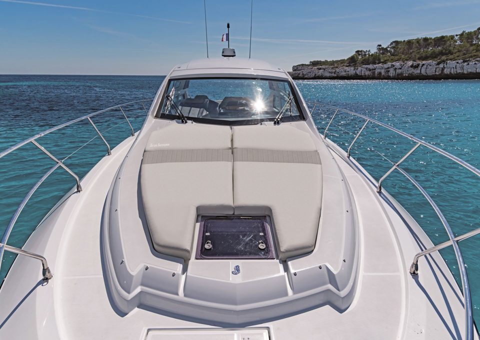 day-charter-yacht-rental-m-y-Beneteau_GT_46