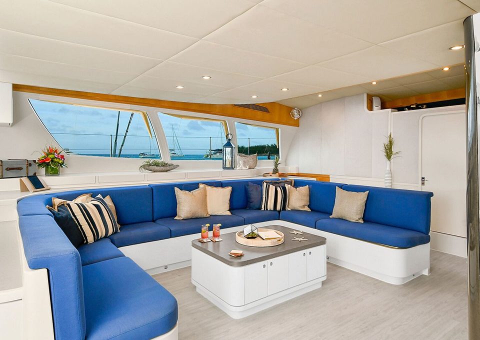 location-catamaran-yacht-charter-MY-blue-gryphon