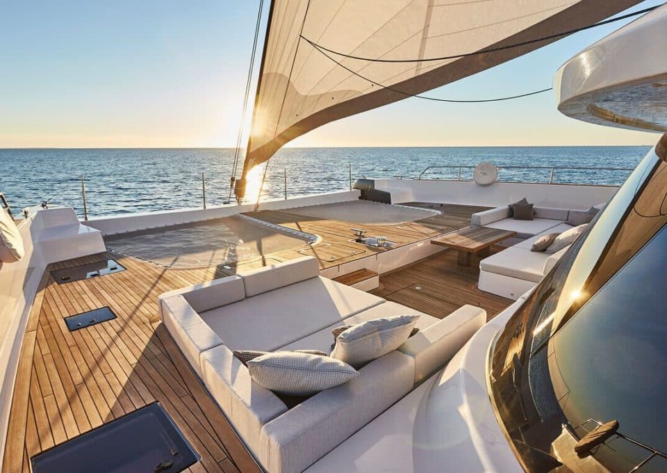 location-motor-yacht-charter-7-X