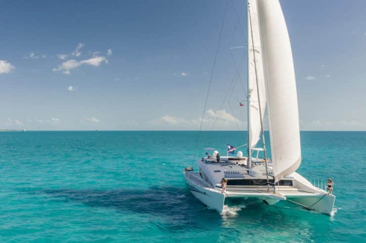 location-catamaran-yacht-charter-MY-blue-gryphon