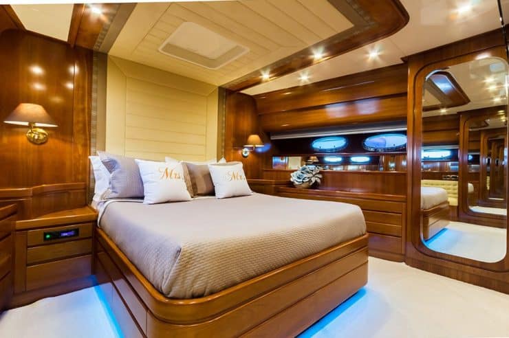 location-yacht-charter-MY-amoraki