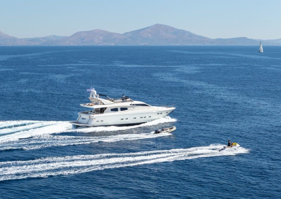 location-yacht-charter-MY-amoraki