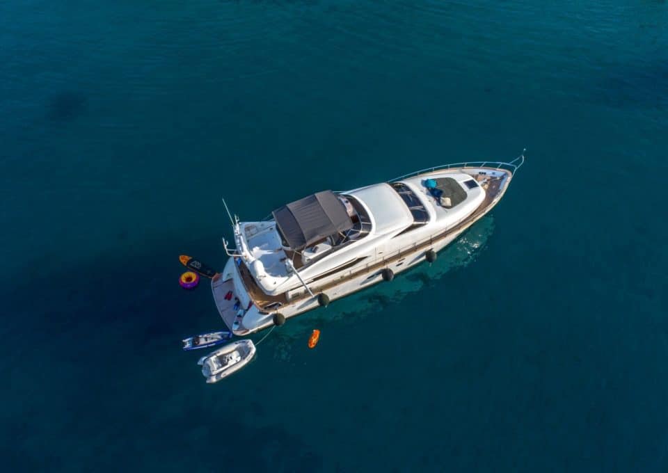 location-yacht-charter-MY-jantar