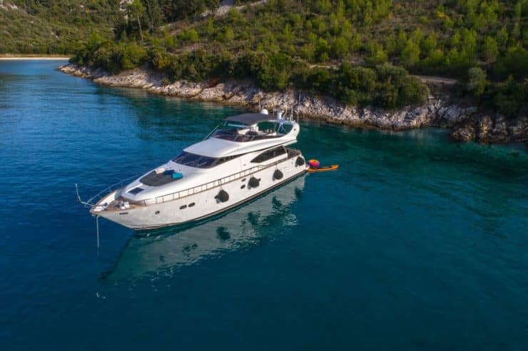 location-yacht-charter-MY-jantar