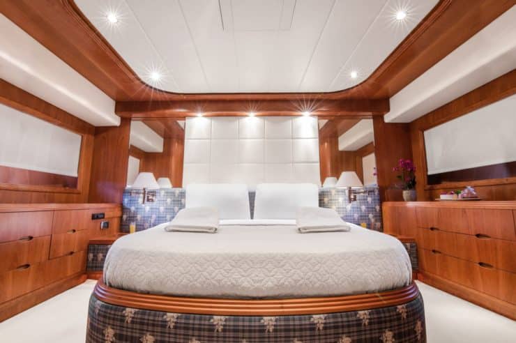 location-yacht-charter-MY-salty