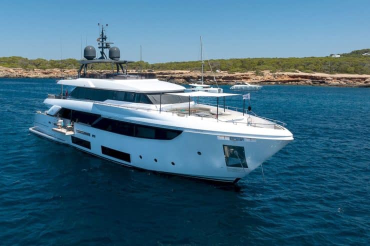 yacht-charter-rental-m-y-acqua