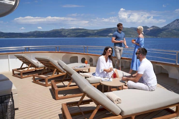 yacht-charter-m-y-aeterna