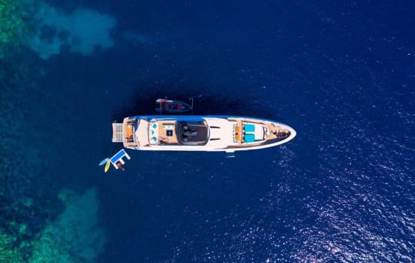 Location yacht de luxe Sardaigne Méditerranée