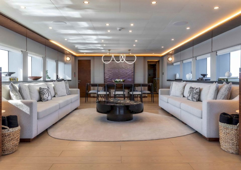 location-yacht-m-y-infinity-nine