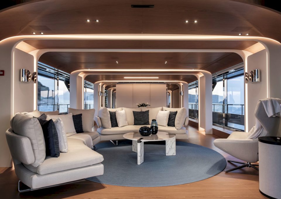 location-yacht-m-y-legend