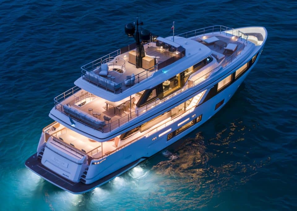 location-yacht-m-y-rare-gem